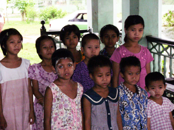 MYANMAR WOMEN’S DEVELOPMENT ASSOCIATION （女性だけの孤児院）
